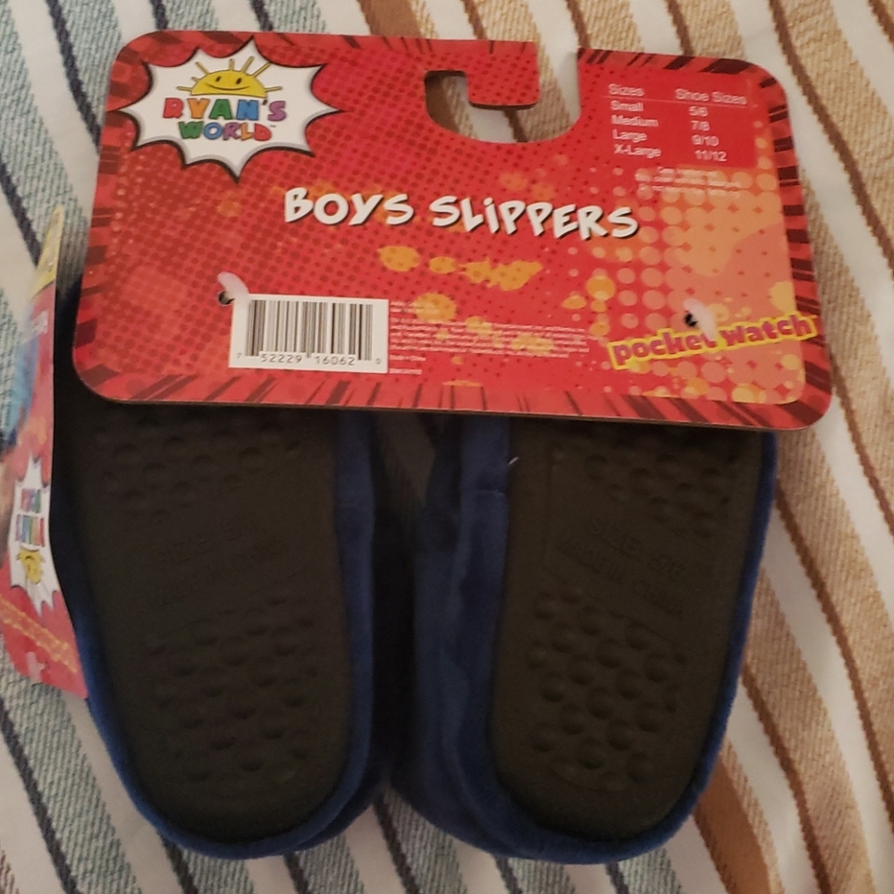 Ryan's World Slippers - Picture 3 of 4